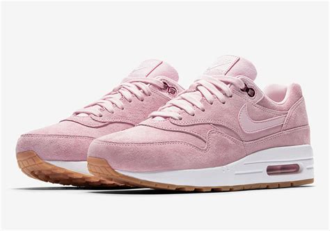 Nike air max pink suede